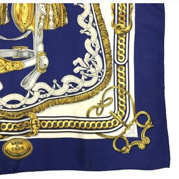 HERMÈS BRIDE DE COUR SILK SCARF CARRÉ 90 NAVY GOLD VINTAGE + HARD BOX - Picture 3 of 8